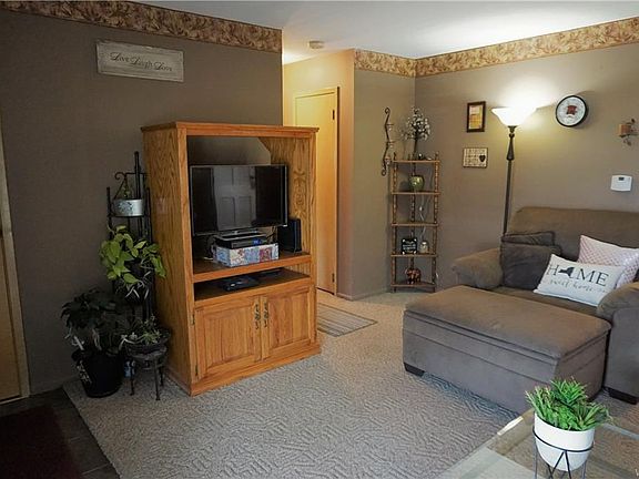 4th image of 1271 Debbar Dr