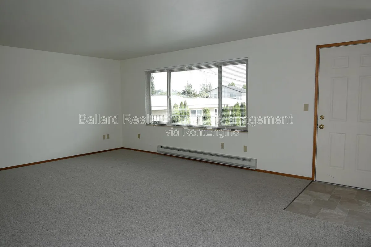 Building Photo - 6112 14th Ave NW #4