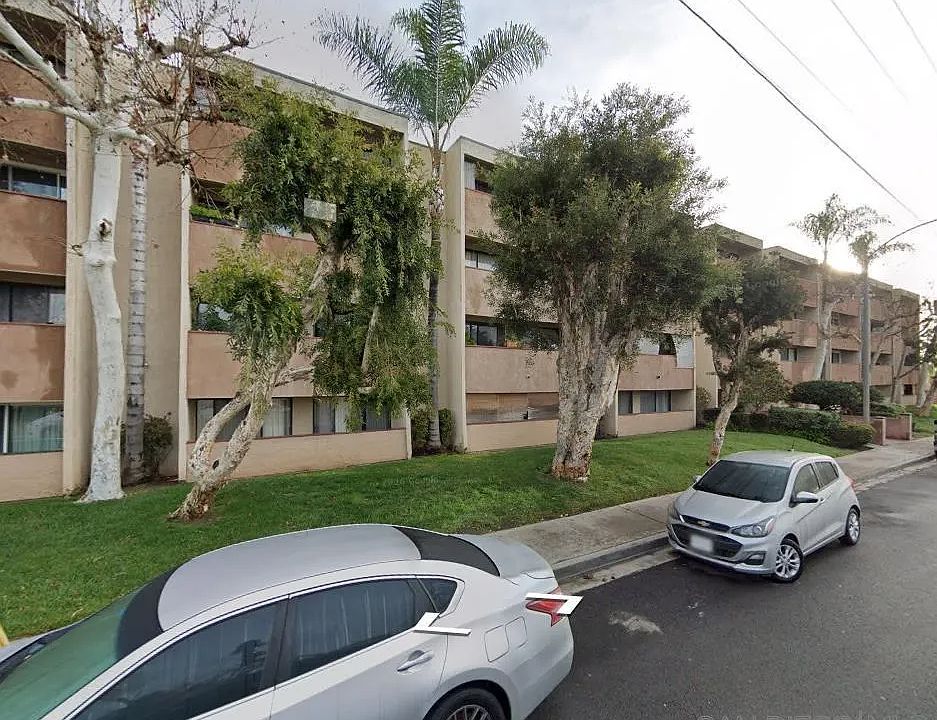 1st image of 4041 Oakcrest Dr Unit 307