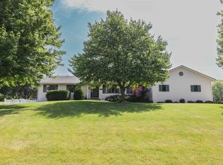 9281 Cheviot Dr, Roscoe, IL 61073