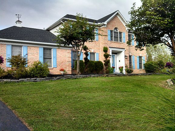 BEAUTIFUL HOME .48 ACRES !