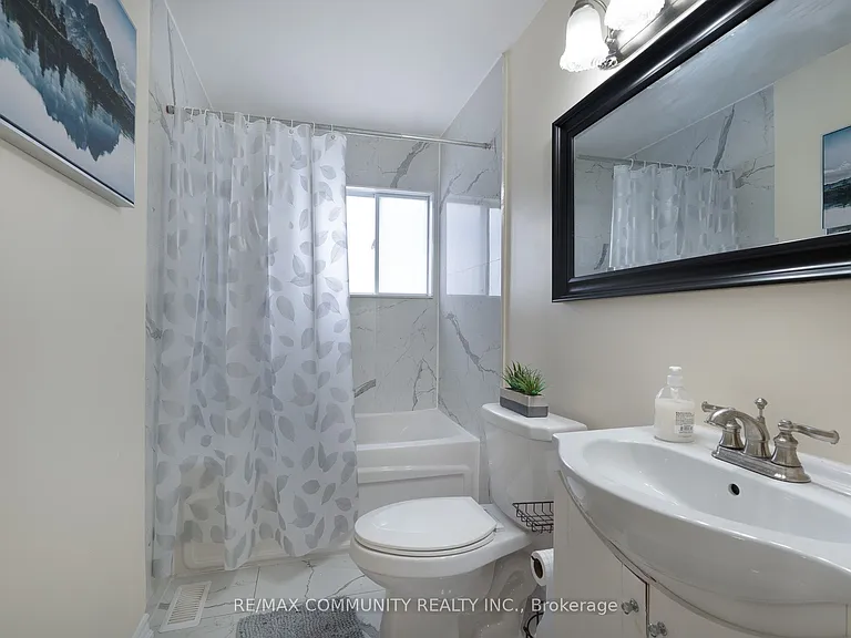 33 Windsor Ave — Photo 31