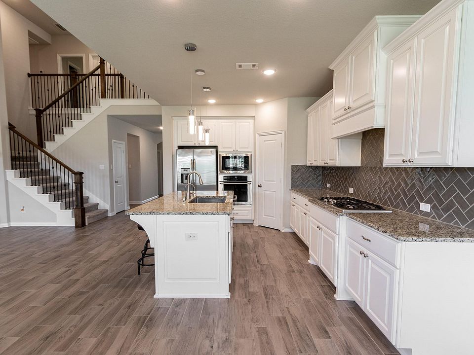 1st image of 2831 Maple Oak Ln