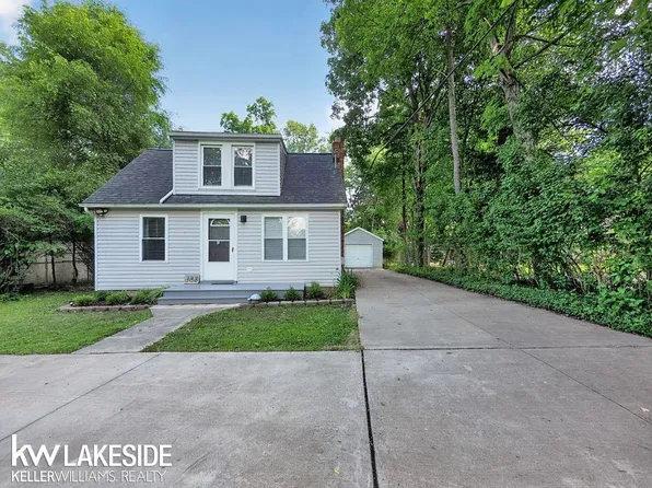388 E South Blvd, Troy, MI 48085