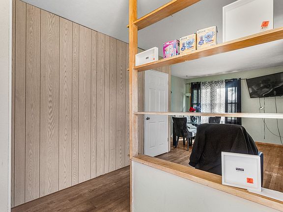 5th image of 1206 Cole Pl