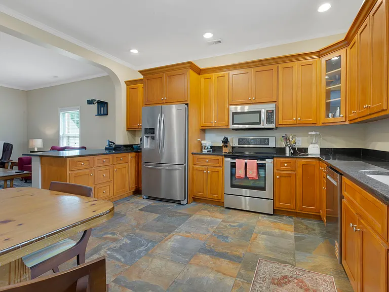 11 Taylor St — Photo 12