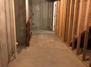 1416 Meadowbrooke Ln, Junction City, KS 66441