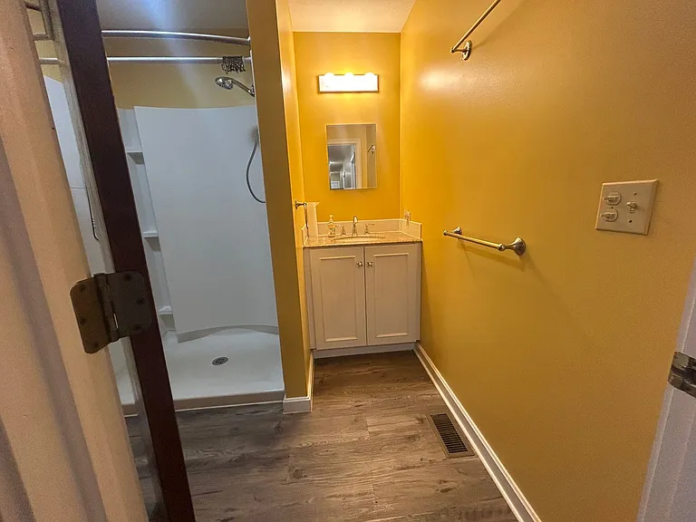 61 Columbia Ave — Photo 9
