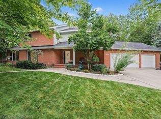 6003 Evergreen St, Midland, MI 48642