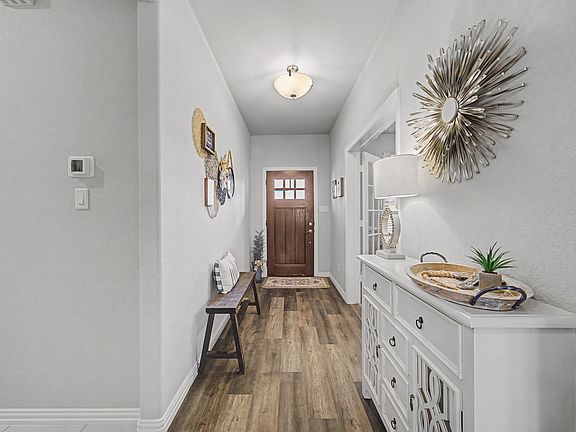 4th image of 150 Oak Grove Dr