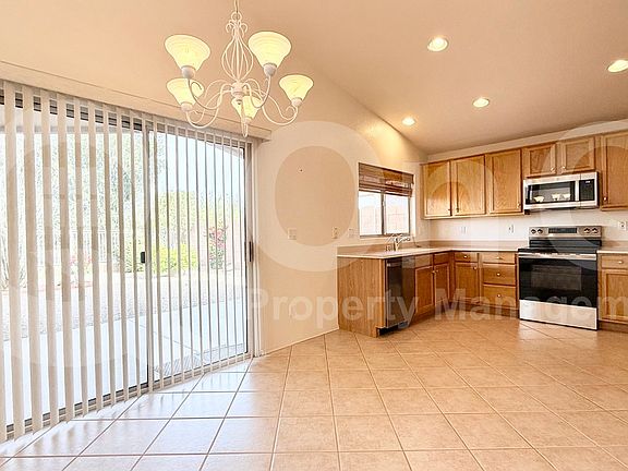 3rd image of 4626 E Thorn Tree Dr