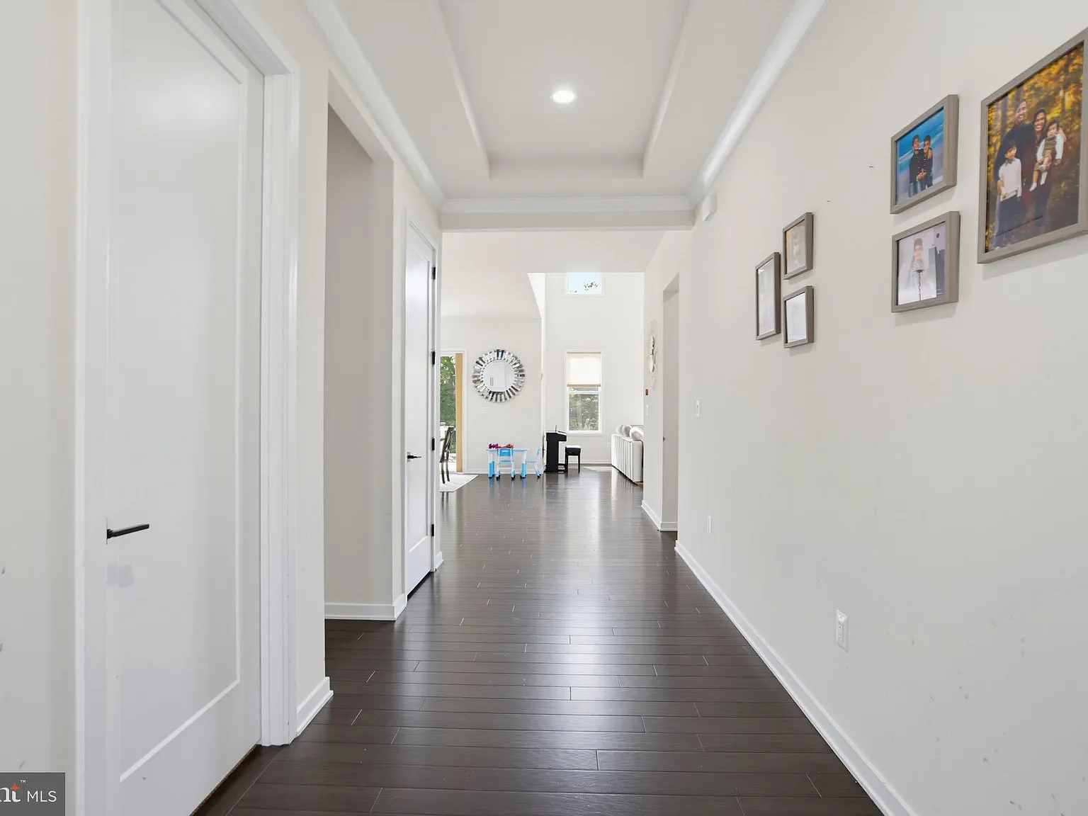 5 bed, 5176 sqft, $5,250 — Photo 2