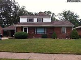 1147 S Guarnieri Dr NE, Warren, OH