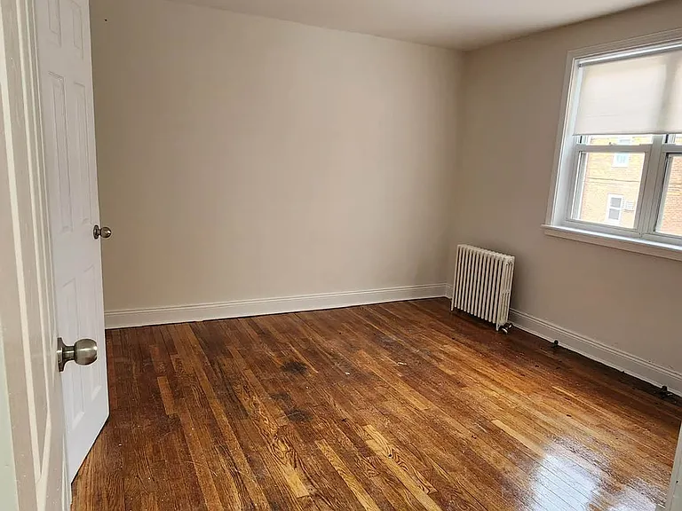 67-13 Cloverdale Blvd #8 — Photo 4