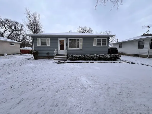 1010 17th St S, Fargo, ND 58103