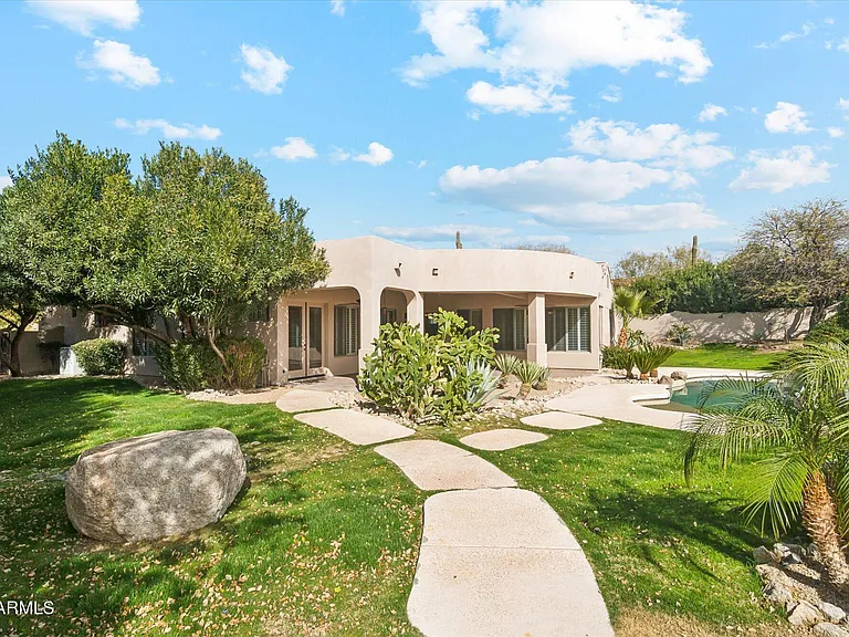 8451 E High Point Dr — Photo 33