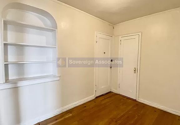 5th image of 5057 Broadway #5E
