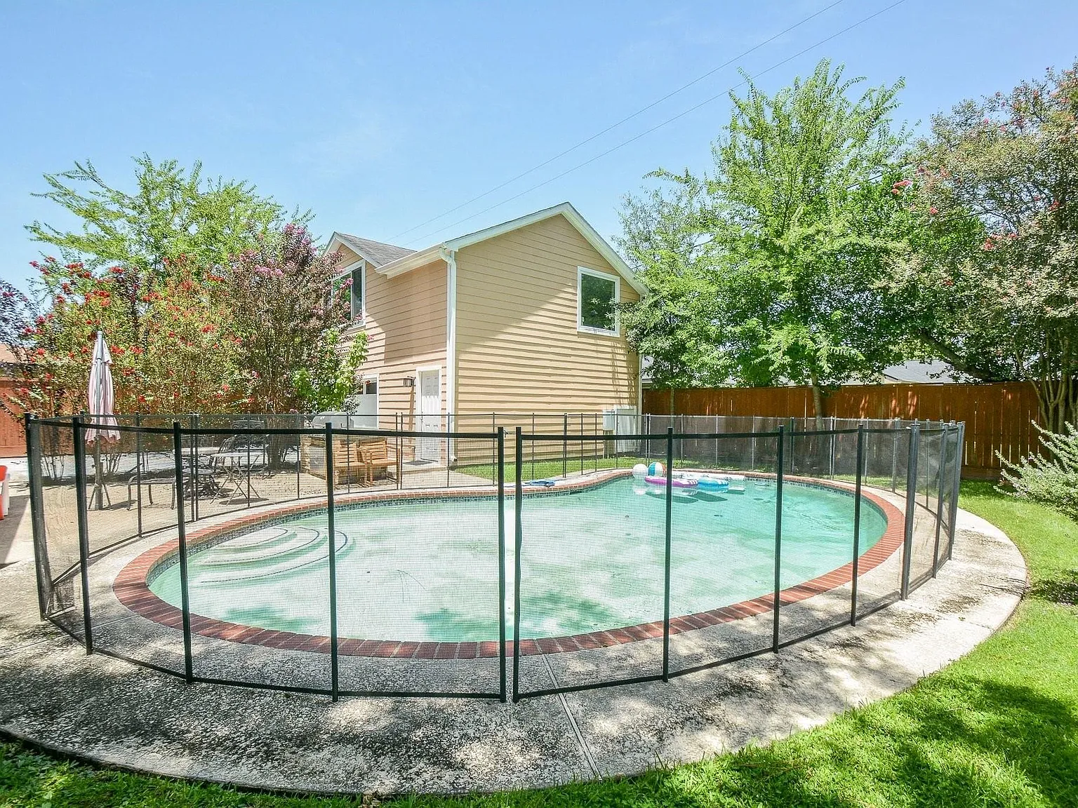 3 bed, 3.0 bath, 2095 sqft, $4,995 — Photo 3