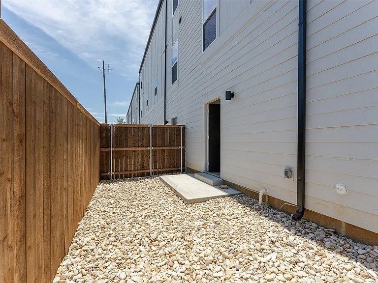 2025 Empire Central Dr #101 — Photo 23