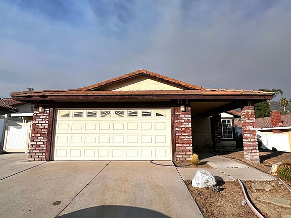 3rd image of 2554 Poppy Dr