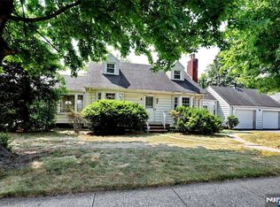 1-36 Kenneth Ave, Fair Lawn, NJ 07410