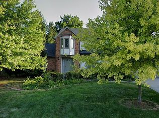 37734 Windwood Dr, Farmington Hills, MI 48335