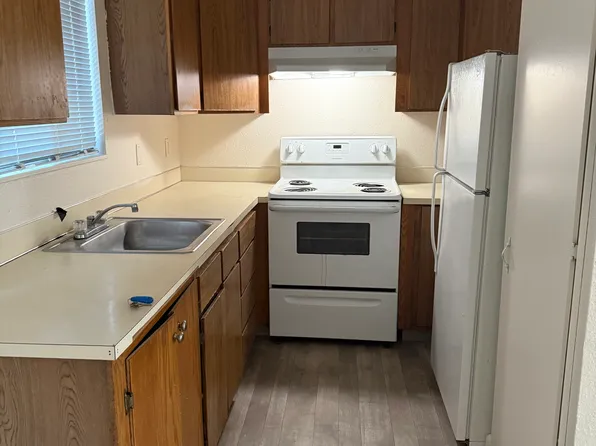 619 24th St SE #619, Salem, OR 97301