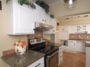 5695 Cardinal Ct, Greendale, WI 53129