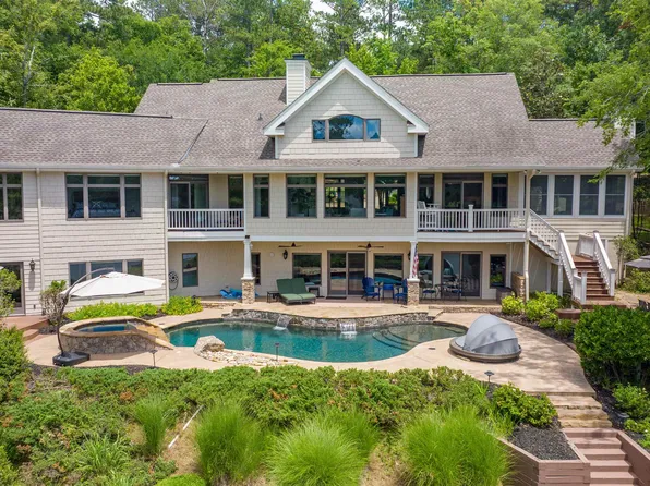 2541 Club Dr, Greensboro, GA 30642