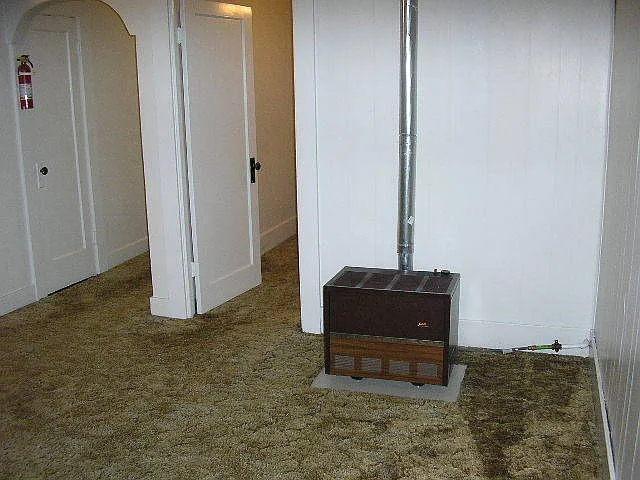 421 SE Main St #15 — Photo 3