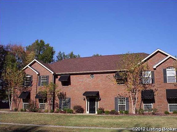 $145.00 a month covers the Master Insurance, water bill, gardener, exterior maint & snow removal. Living made easy & affordable here...fantastic utility costs!