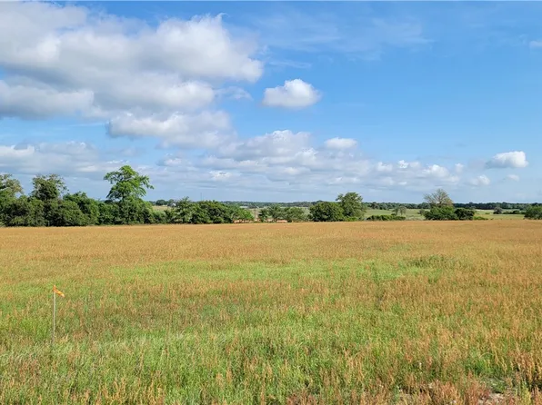 34 High Meadow Trl, Franklin, TX 77856