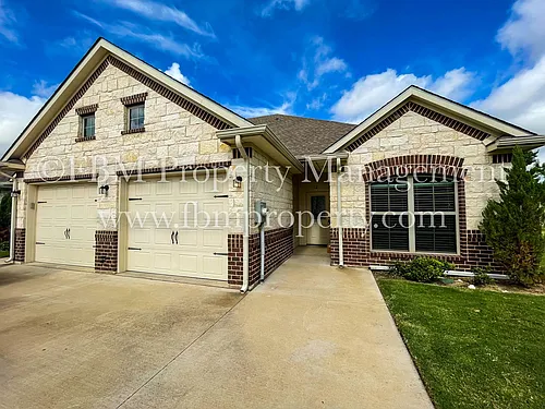 300 Hawk Ave #C2 Photo 1 300 Hawk Ave #C2 Photo 1