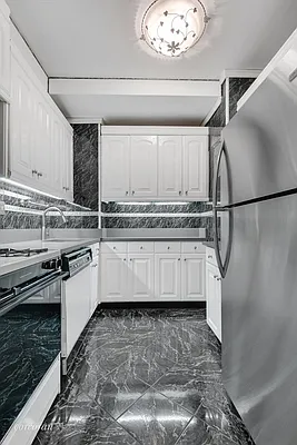 Sold by Corcoran | media 14