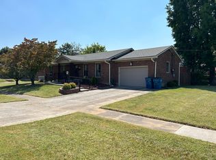 4100 Manner Gate Dr, Louisville, KY 40220