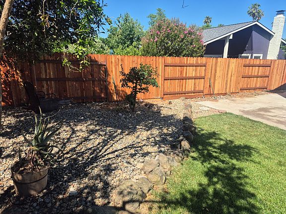 3rd image of 9100 Clendenen Way