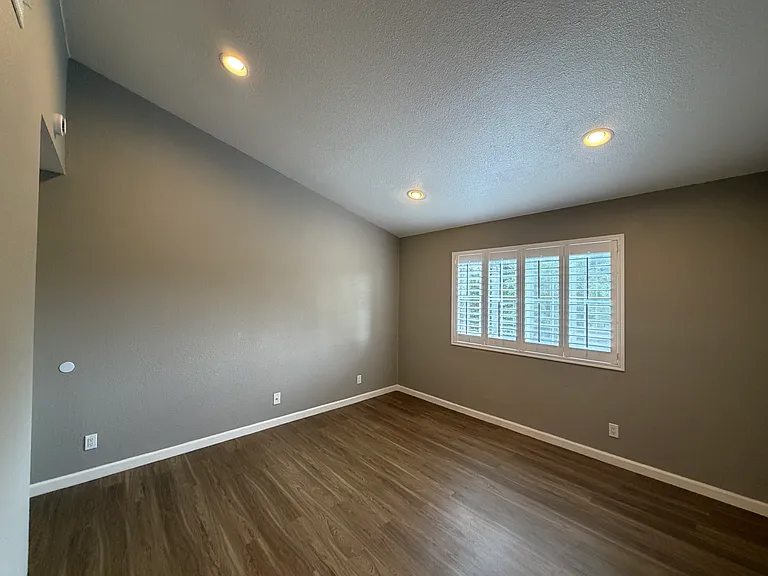 6933 Stagecoach Rd #H — Photo 12