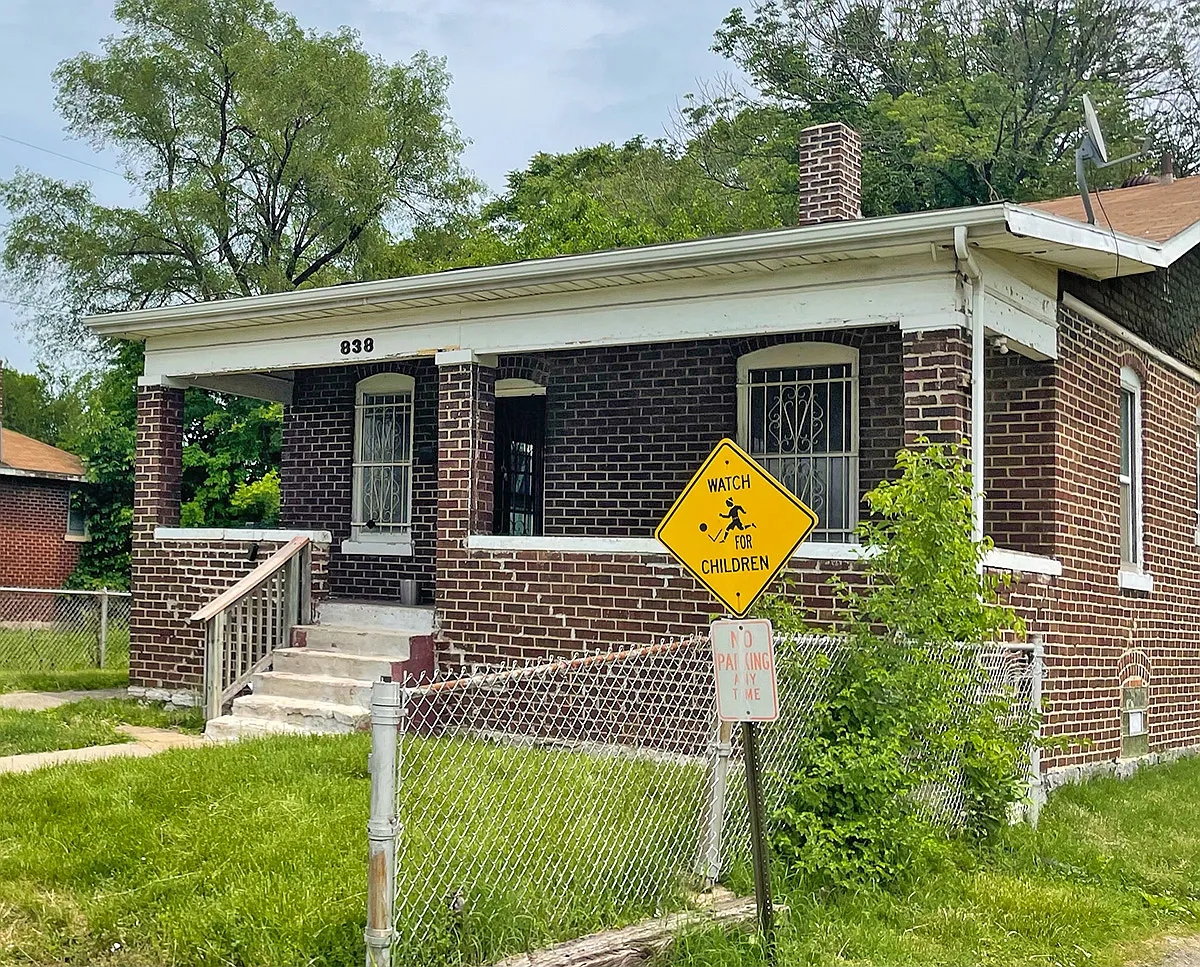 More Space Than Meets the Eye in St Louis IL! — Photo 1
