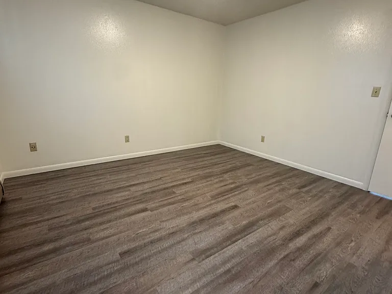 429 N Gilbert St — Photo 12
