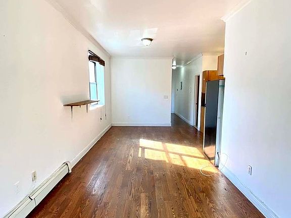 3rd image of 20 Underhill Ave #2A
