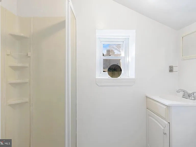 400 Green Ln #2 — Photo 16