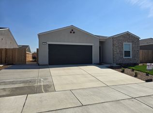 1563 N Mitchell St, Hanford, CA