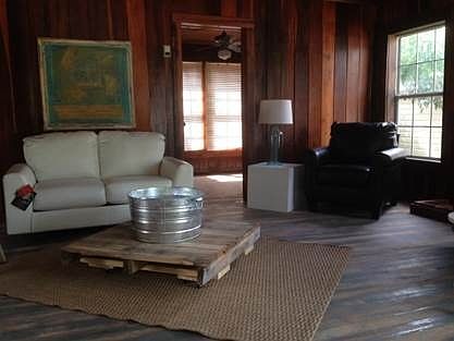 2nd image of 204 Placido Pl