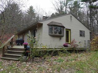 46 Great Meadows Rdg, Putney, VT 05346