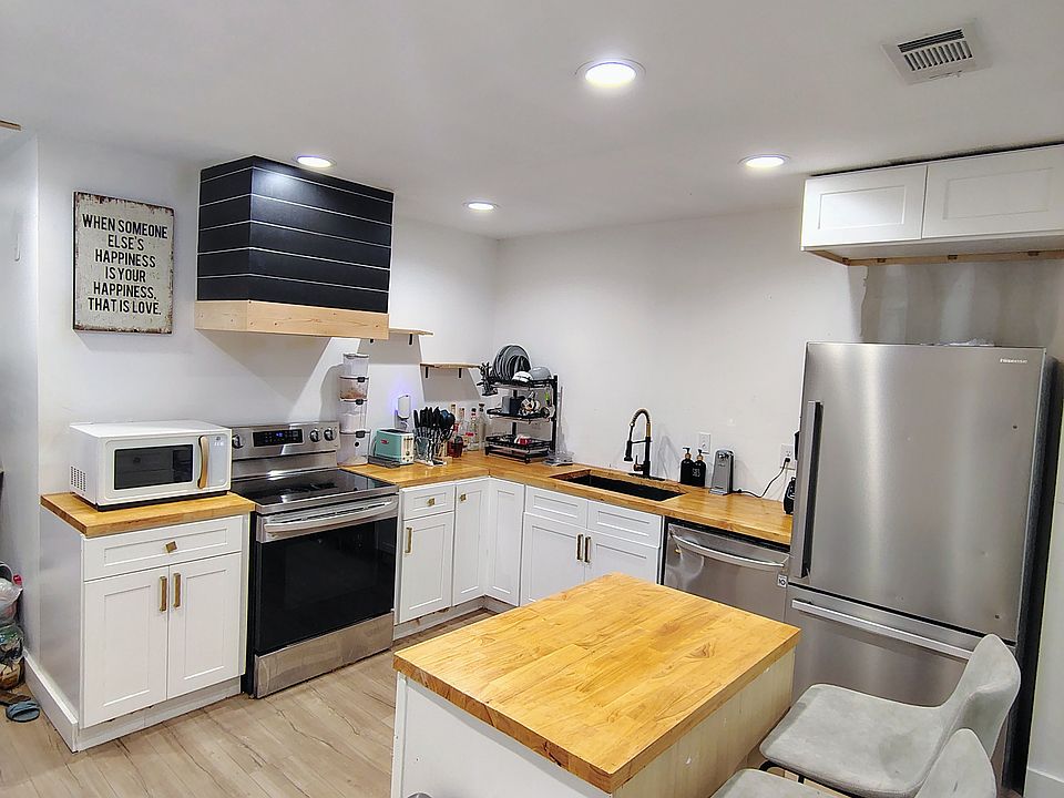 1st image of 1170 Mayland Cir SW #2