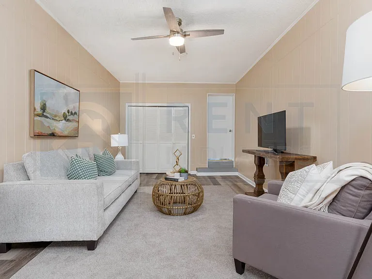 2532 Parkwood Dr — Photo 13