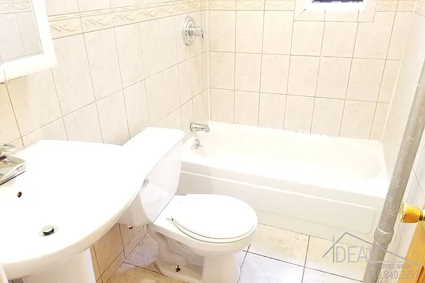 Rented by Ideal Properties Group | media 15