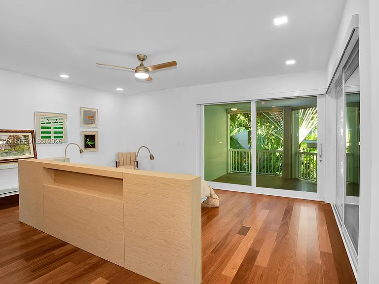 2475 S Bayshore Dr — Photo 16