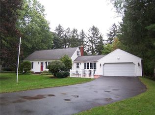 2 Kurt Rd, Pittsford, NY 14534