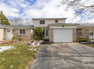 9 Hollingham Rise, Fairport, NY 14450